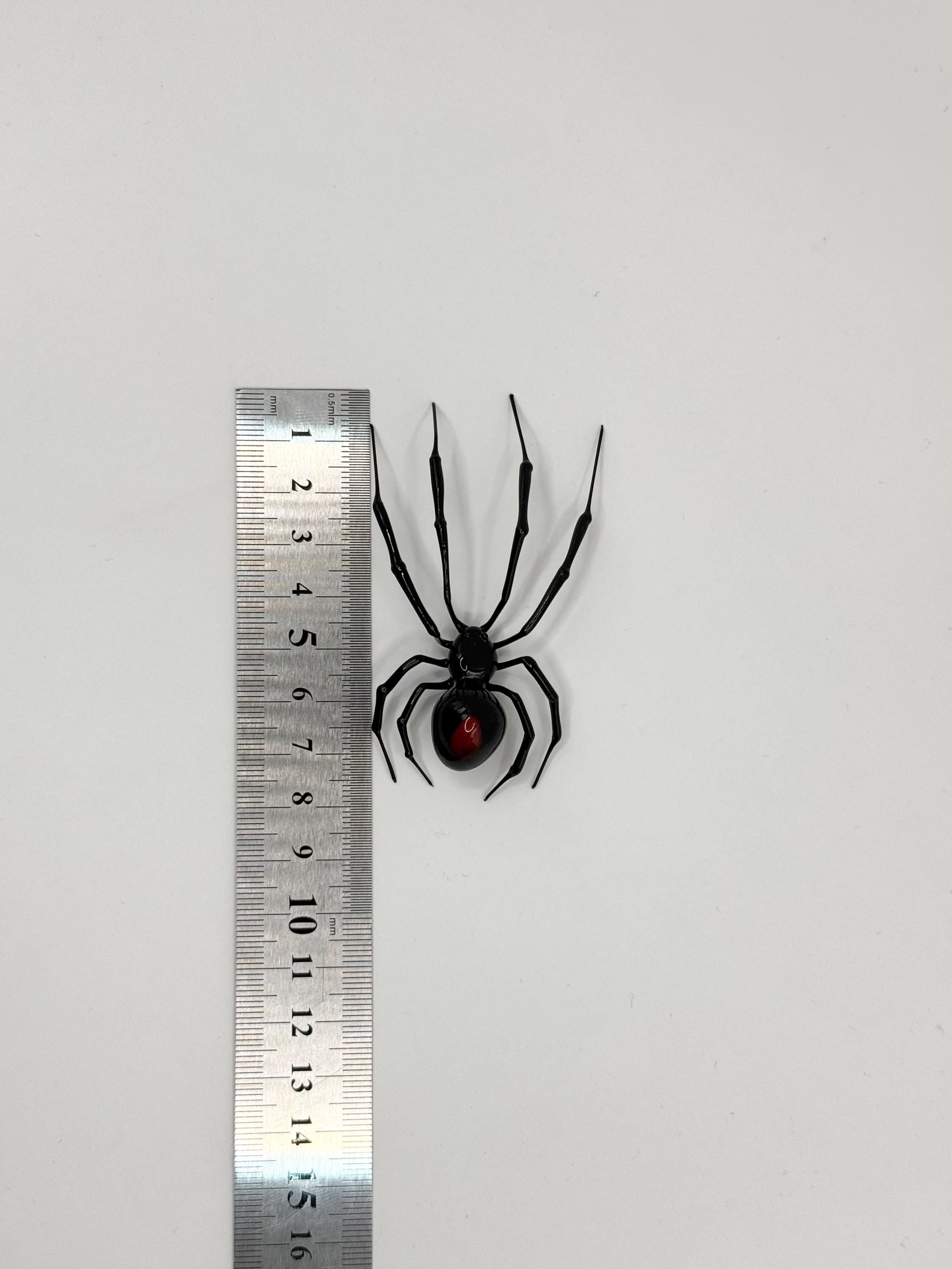 El Yapımı Murano Camı Karadul (Örümcek) Figürü